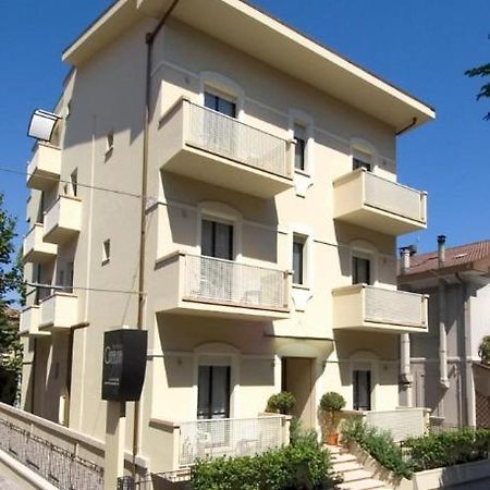 Residence Caterina Каттоліка Екстер'єр фото