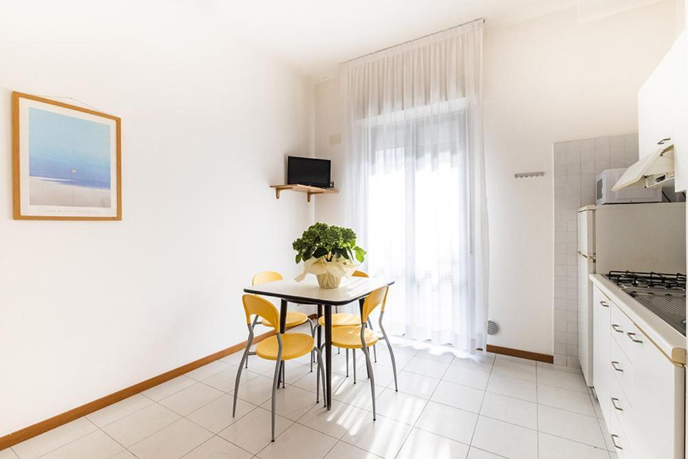Residence Caterina Каттоліка Екстер'єр фото